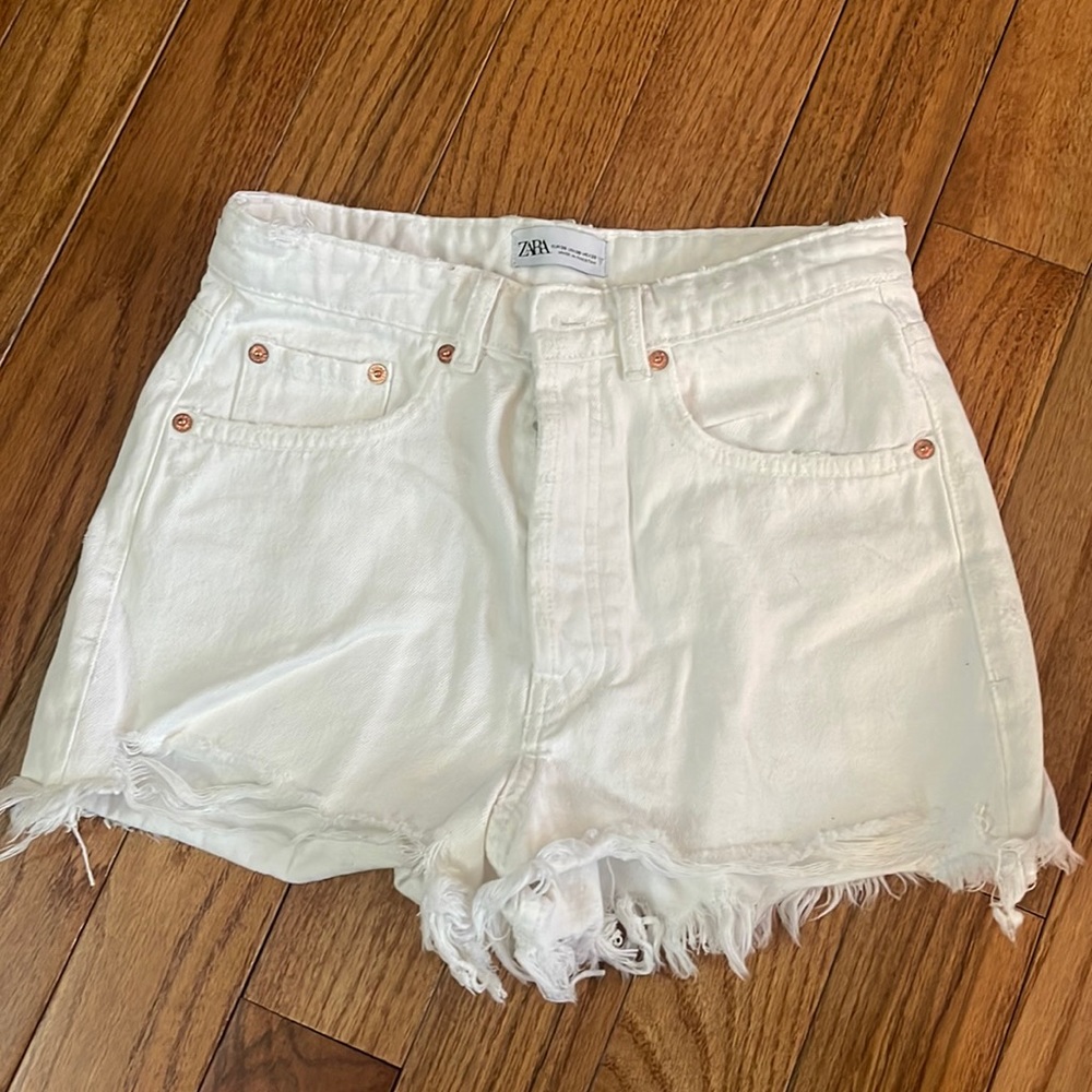 Zara White High-Wasted Jean Shorts
